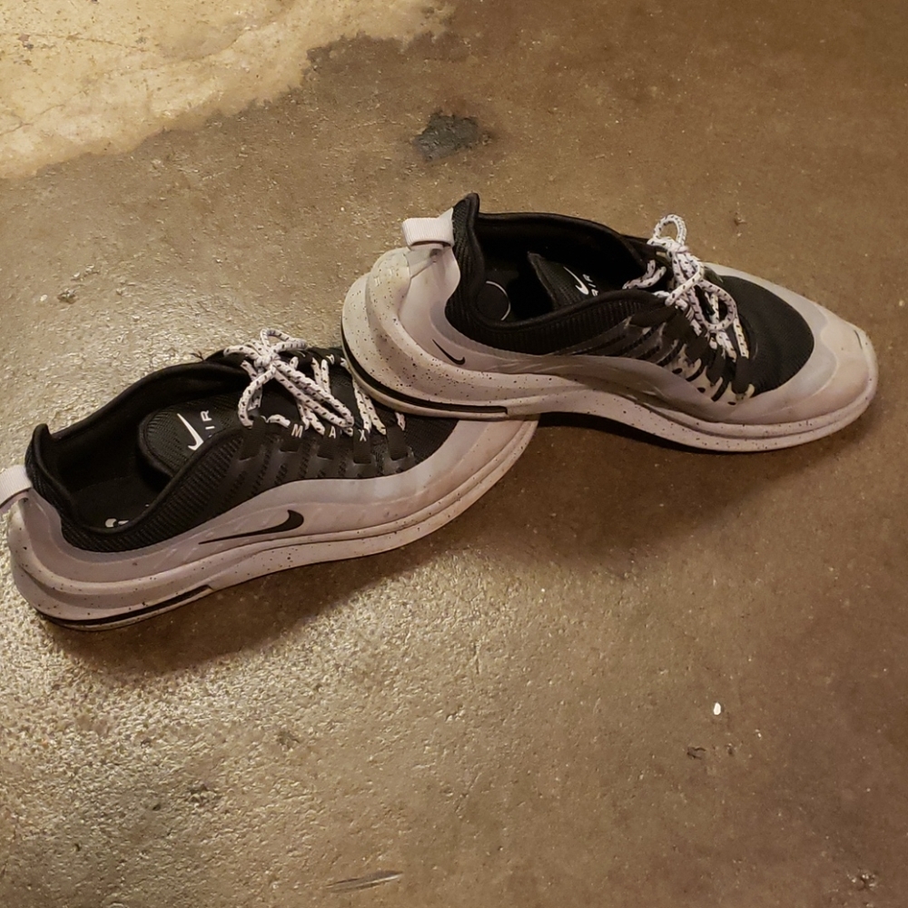 Nike Airmaxes size 11